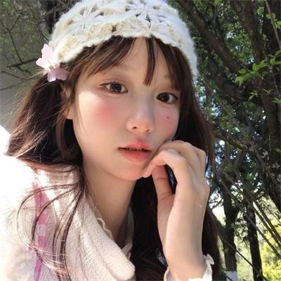 潇洒佳人淡淡妆